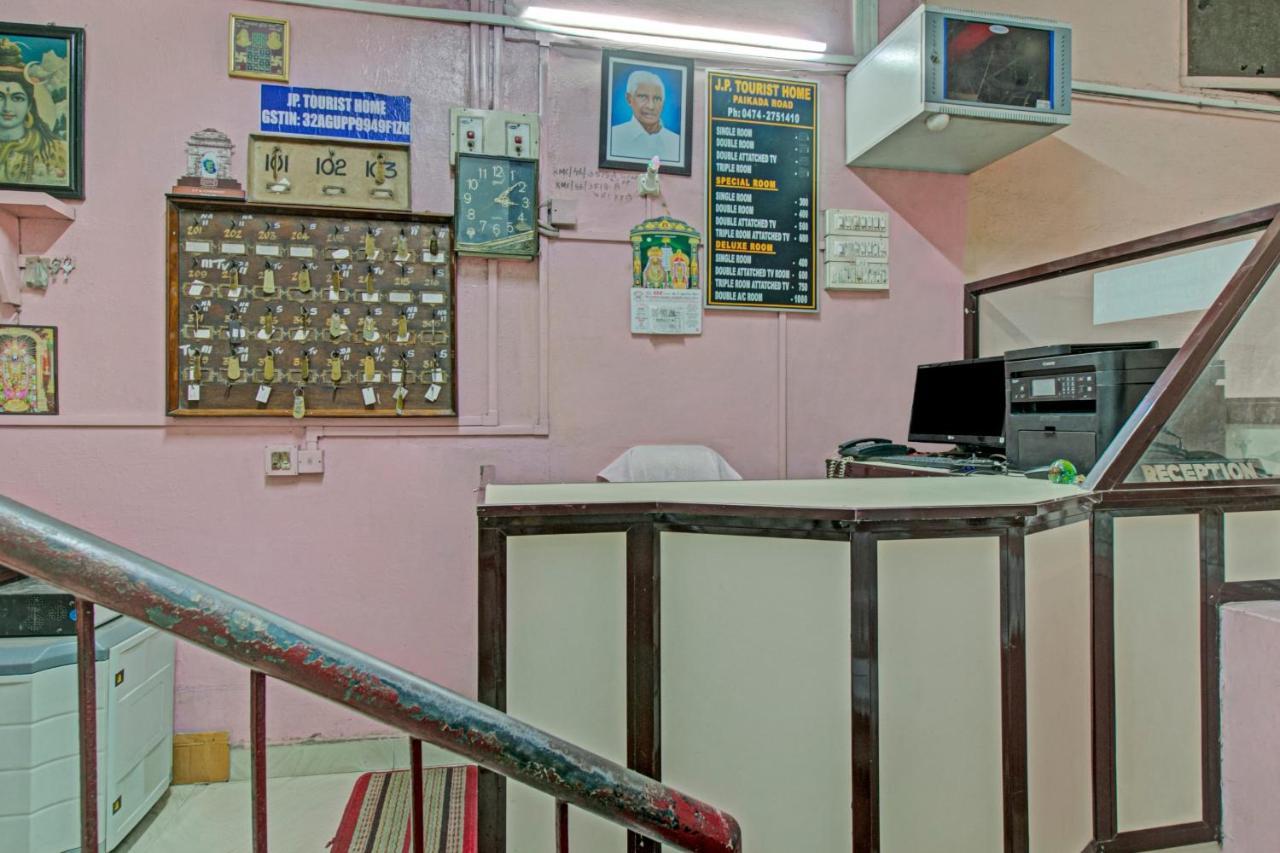 Spot On J P Tourist Home Kollam Dış mekan fotoğraf