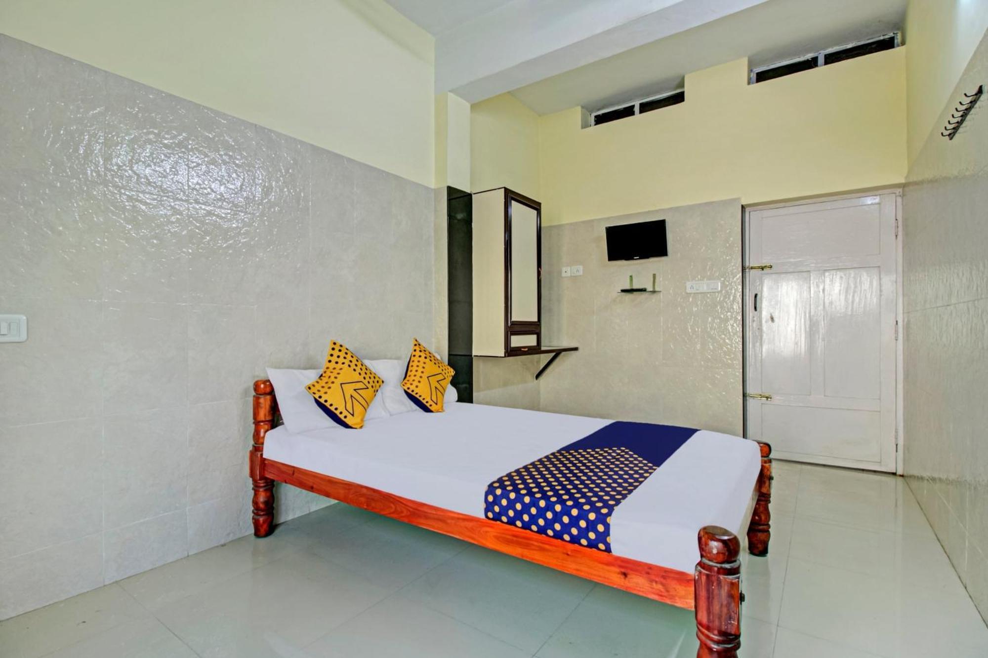 Spot On J P Tourist Home Kollam Dış mekan fotoğraf