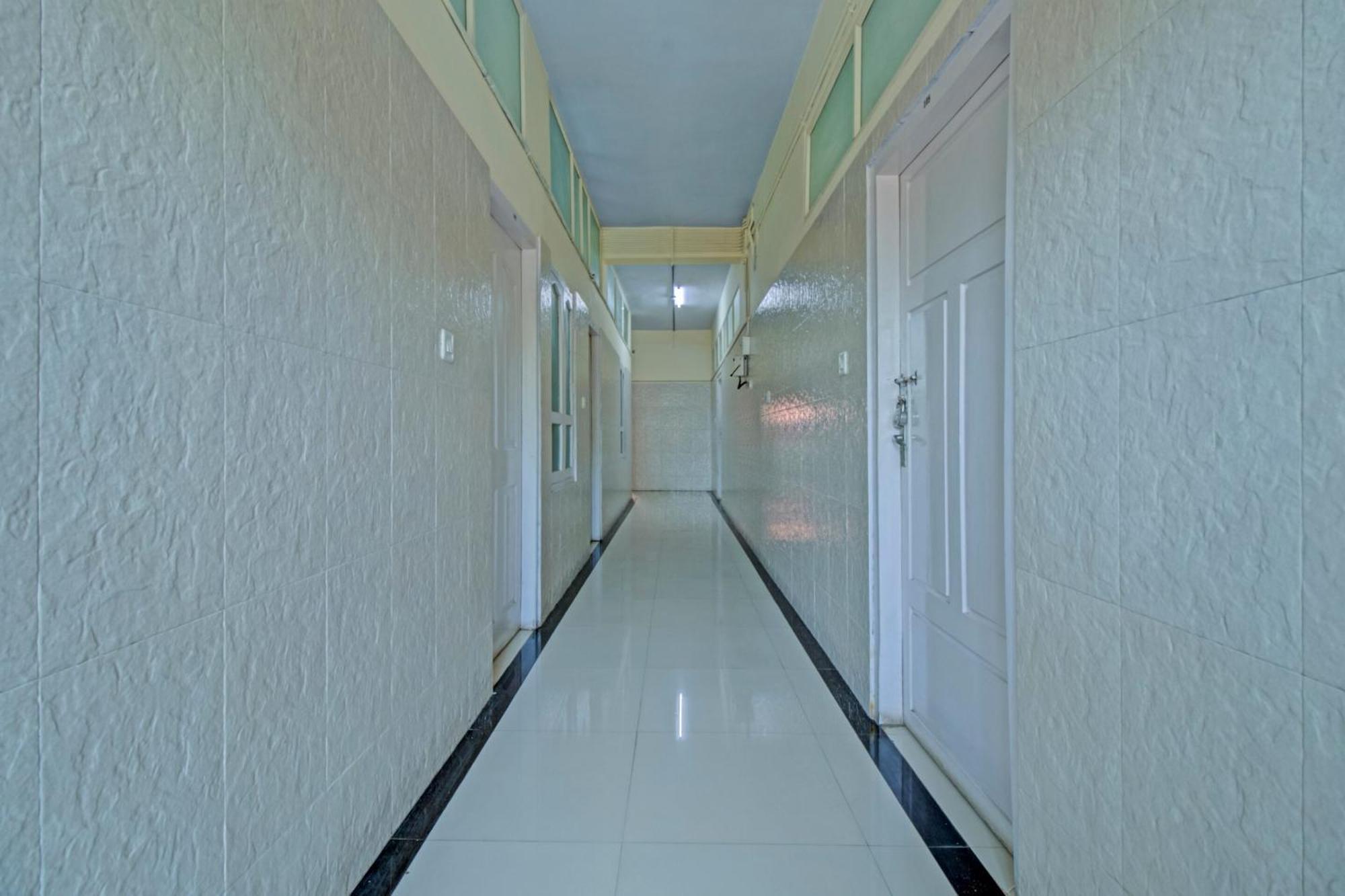 Spot On J P Tourist Home Kollam Dış mekan fotoğraf
